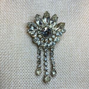 Vintage Antique Rhinestone Dangle Brooch 1.5” X 3” Cascading Beautiful Stones.